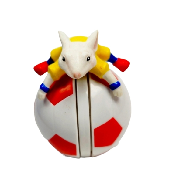 Vintage 2002 Stuart Little 2 Kids Meal Toy of Stuart Rolling on a Soccer Ball - Picture 1 of 6